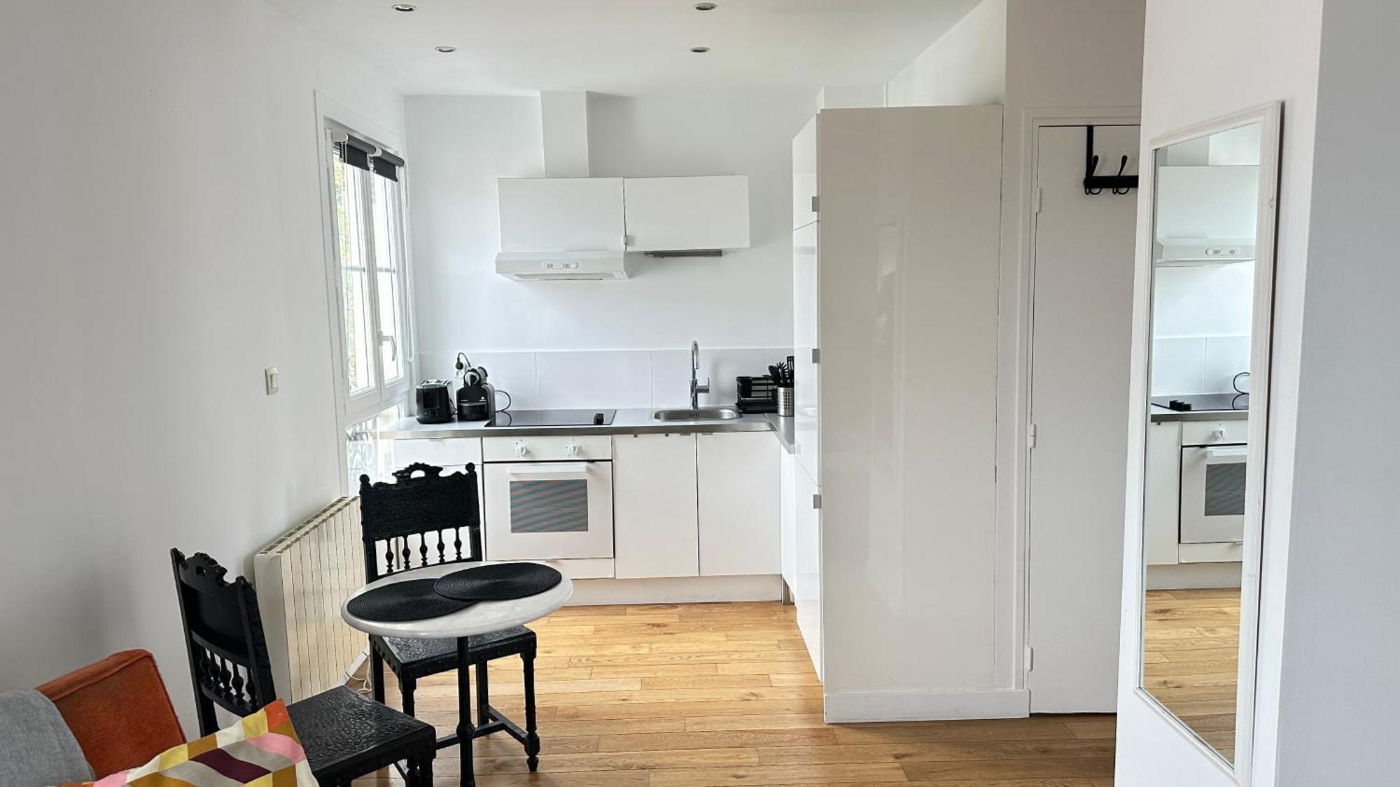 Charmant Studio Au Coeur Du 18E Apartment Paris Exterior foto